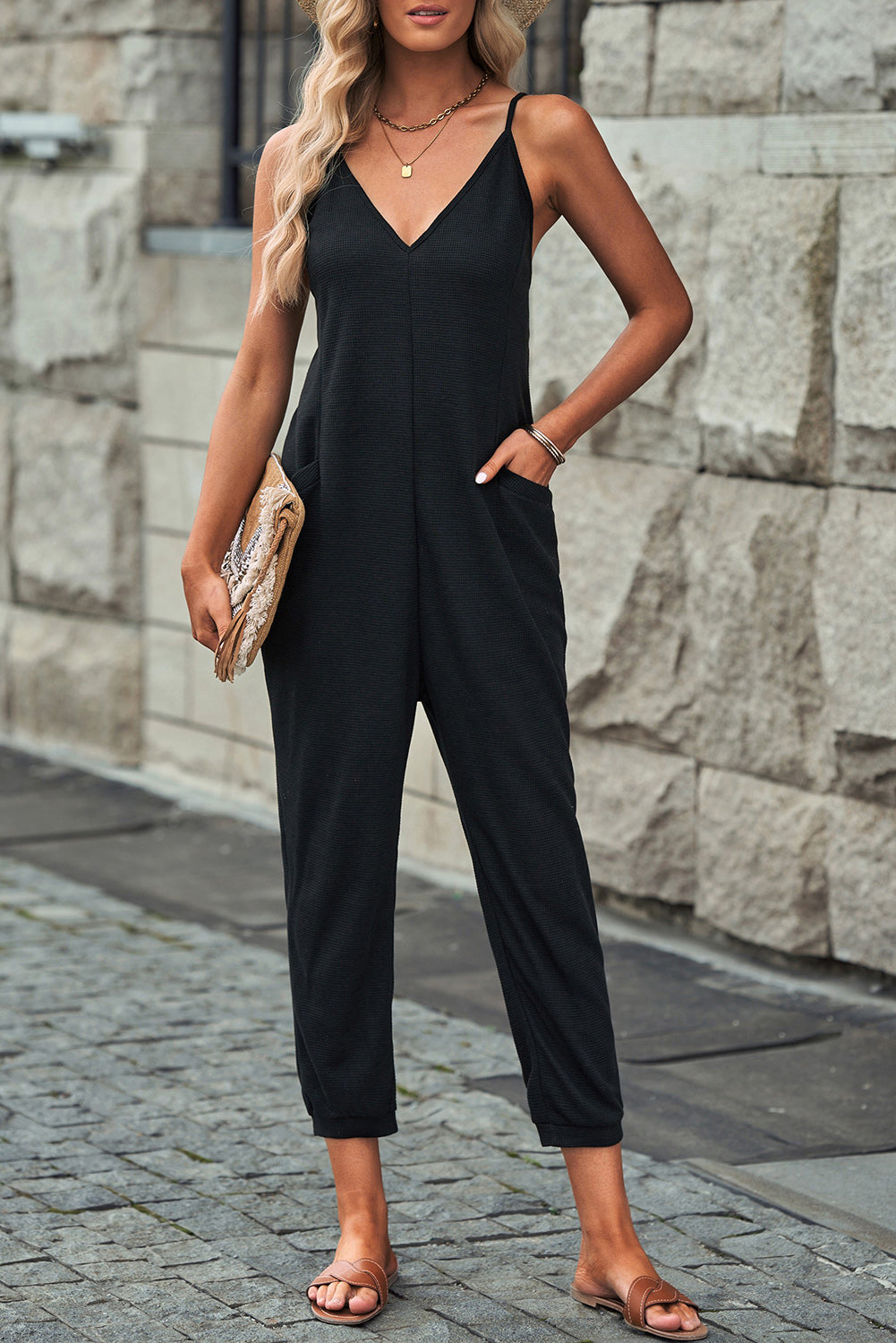 Black textured sleeveless v-neck pocketed casual jumpsuit - s / 95% polyester + 5% elastane - jumpsuits & rompers
