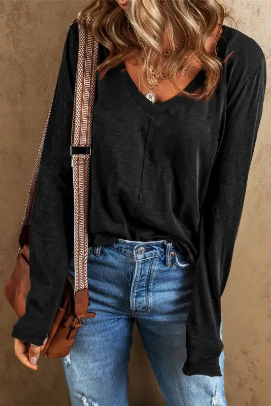 Black v neck center seam long sleeve tee - tops