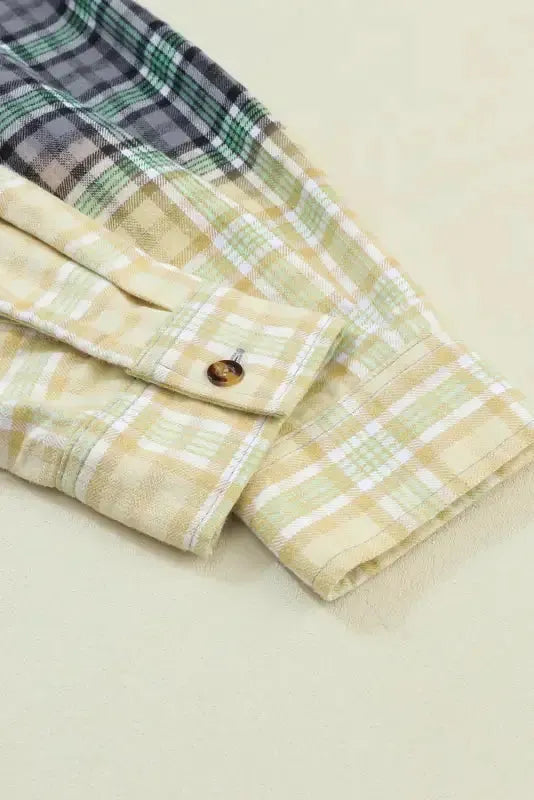 Blackish Green Contrast Plaid Patchwork Chest Pocket Button up Shacket - Fashionfitz