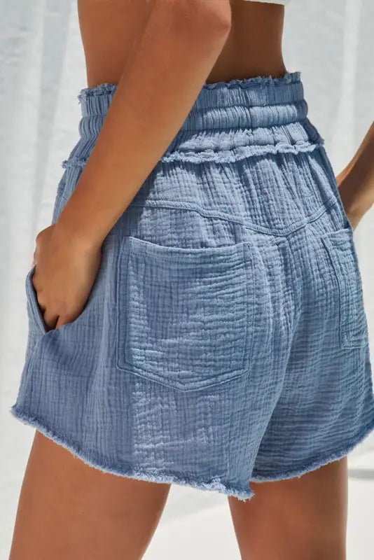 Blue crinkled raw edge casual shorts