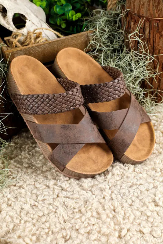 Brown braided pu leather platform slippers