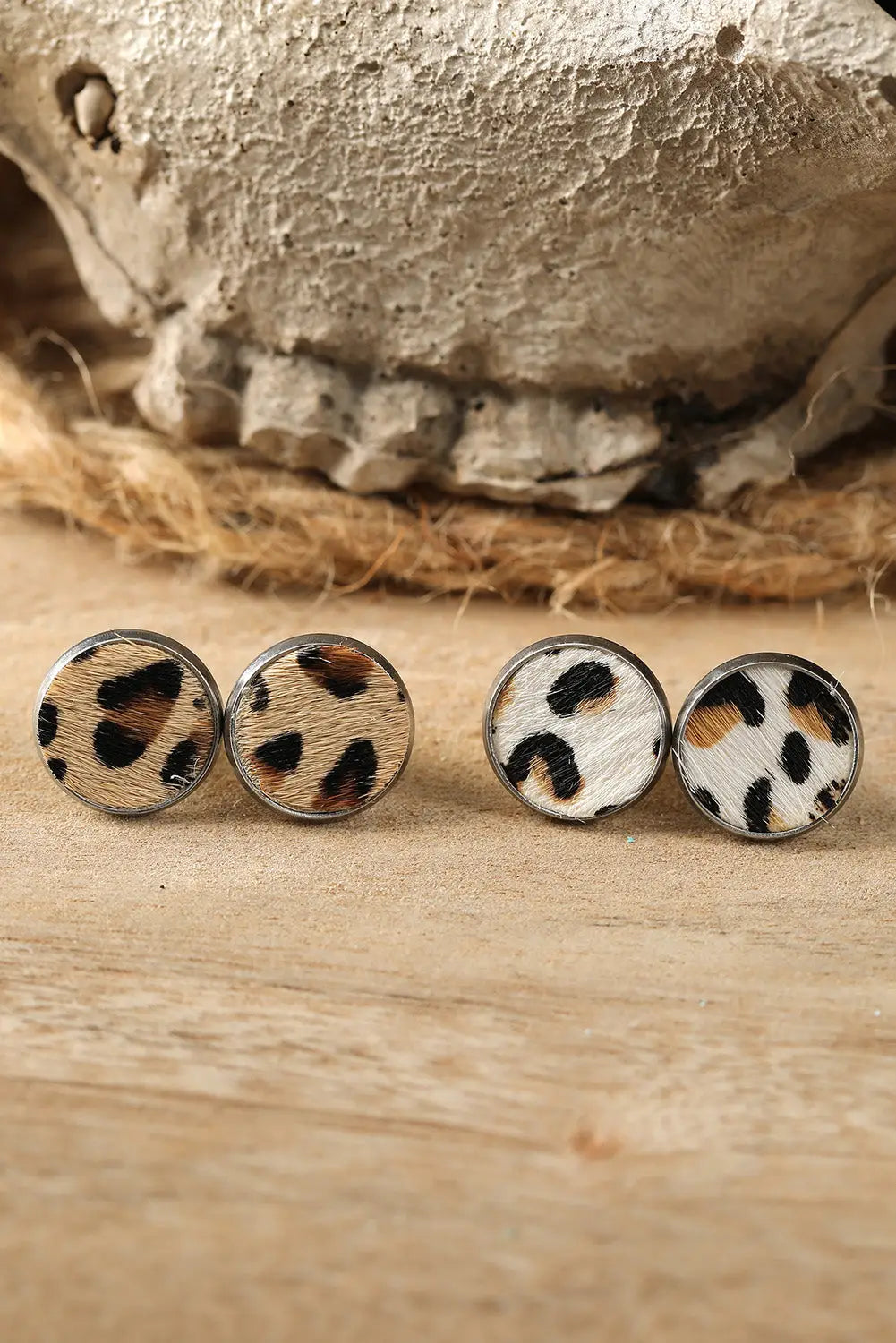 Brown leopard studded earrings - one size / pu