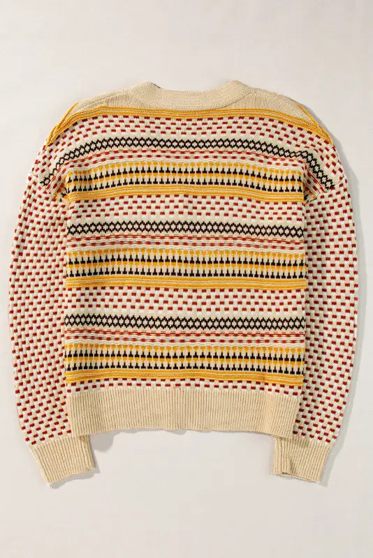 Buttoned cropped cardigan: patterned knit sweater with geometric designs and sleeve length options