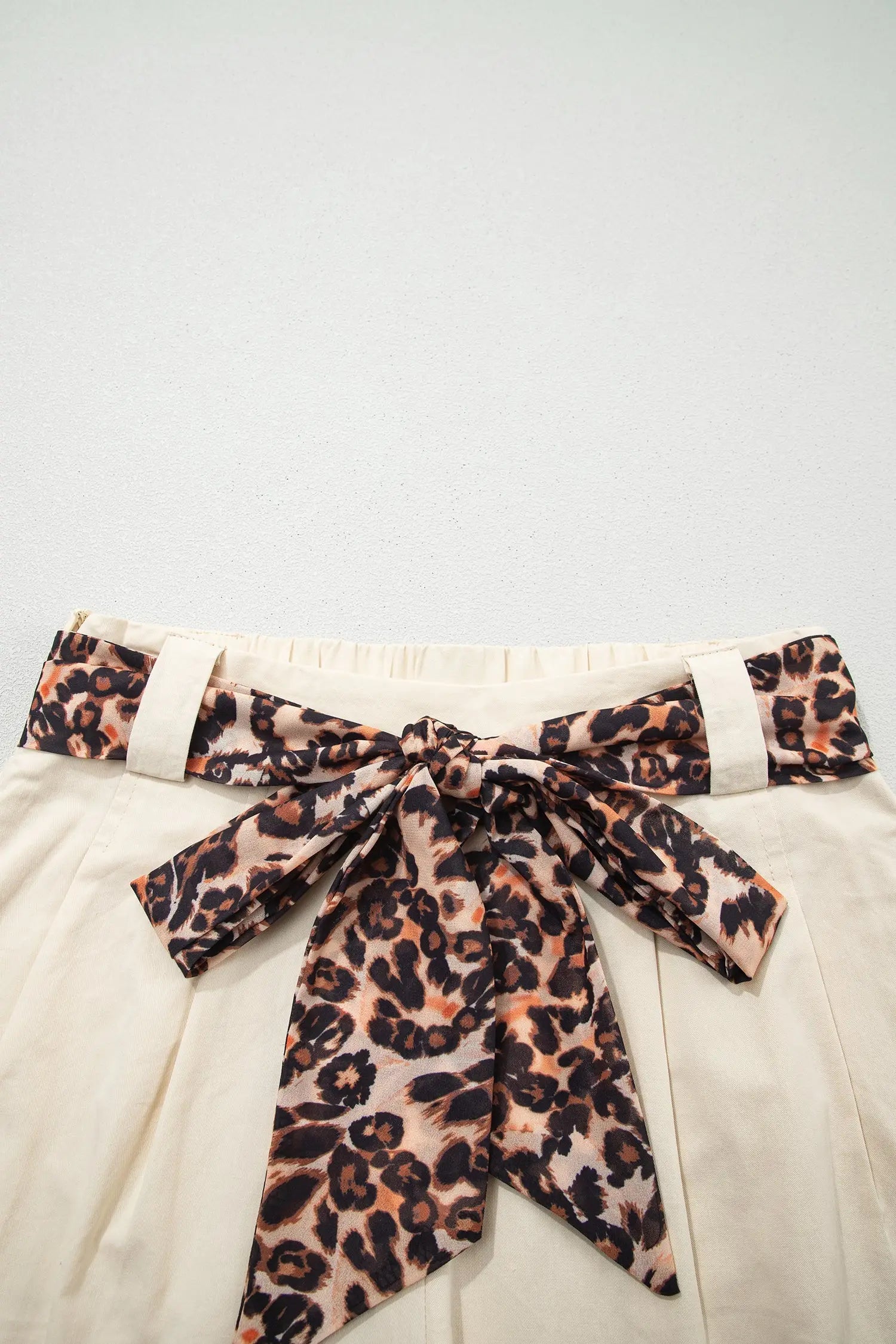 Women’s leopard sash belt pleated high waist wide leg shorts