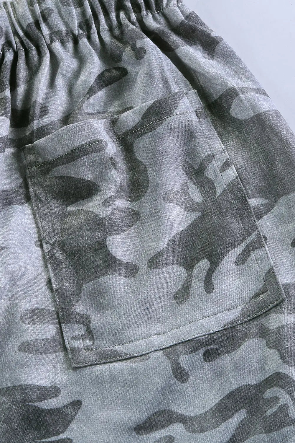 Camouflage print drawstring casual elastic waist pocketed shorts