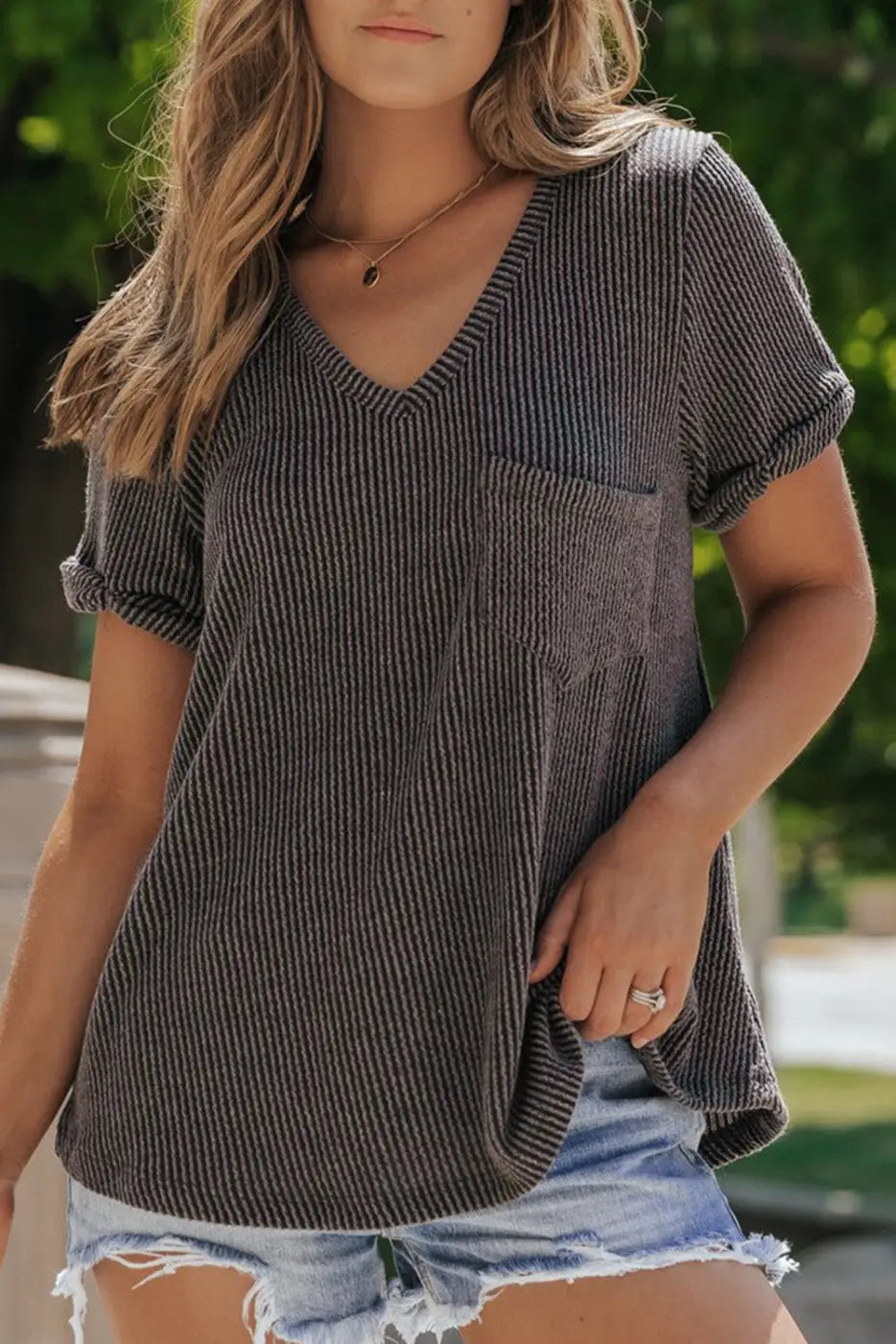 Carbon grey twist short sleeve corded v neck top - l / 75% polyester + 20% viscose + 5% elastane - t-shirts