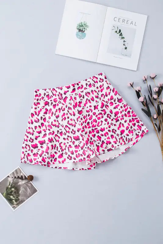 Casual flutter shorts - rose leopard