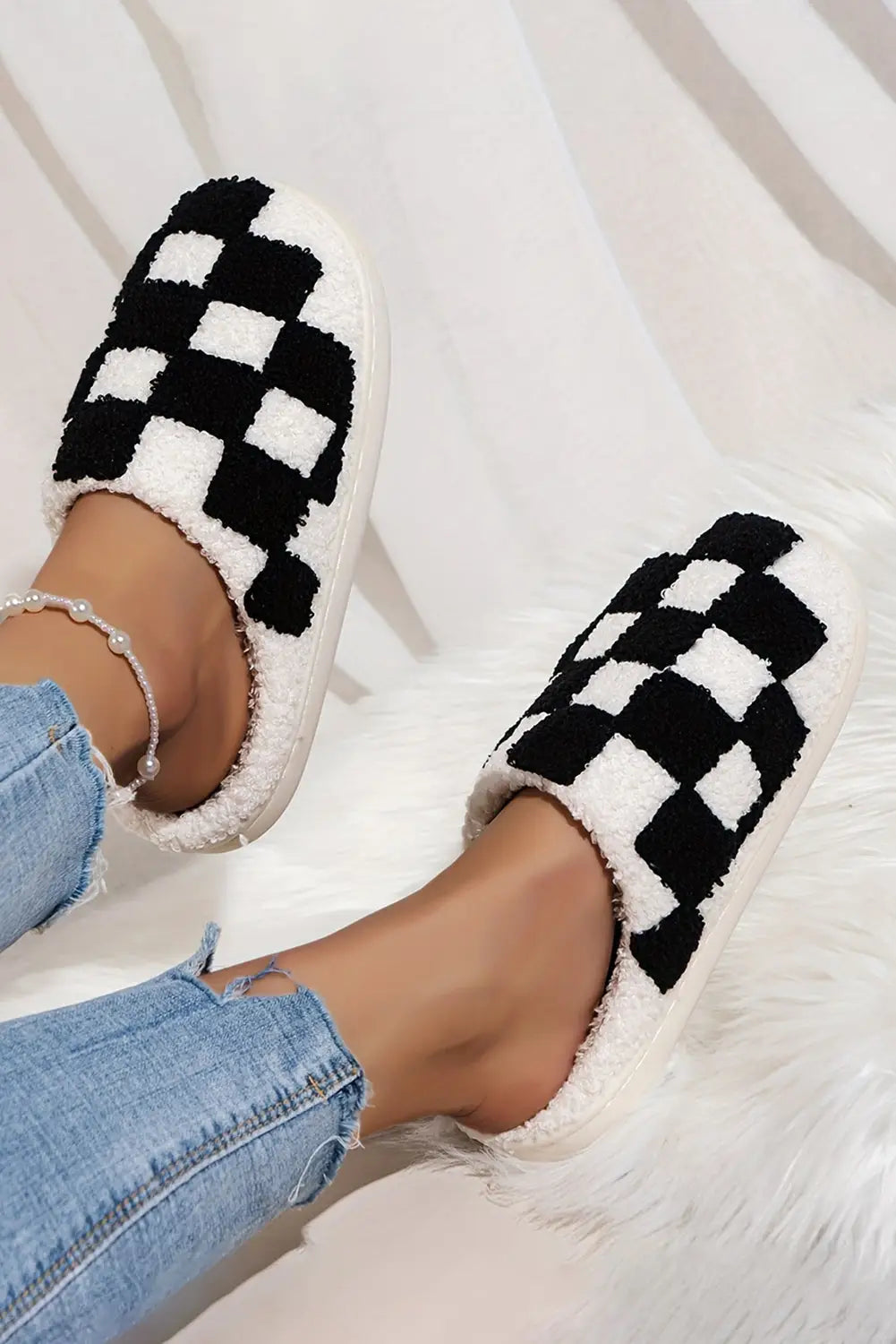 Checkered fuzzy winter slippers