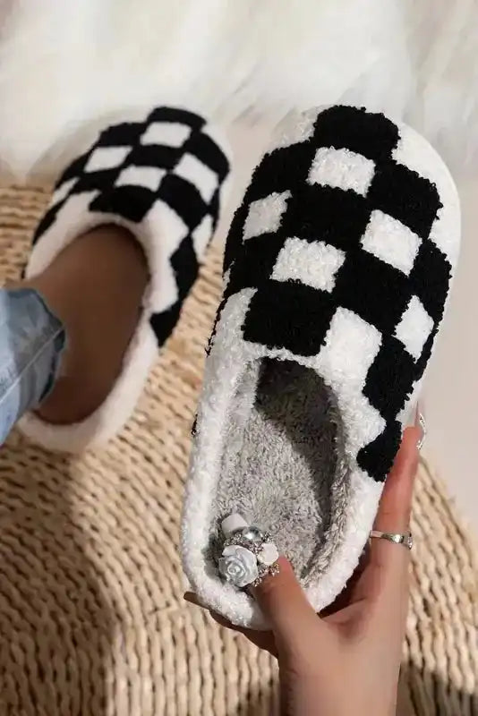 Checkered Fuzzy Winter Slippers - Fashionfitz