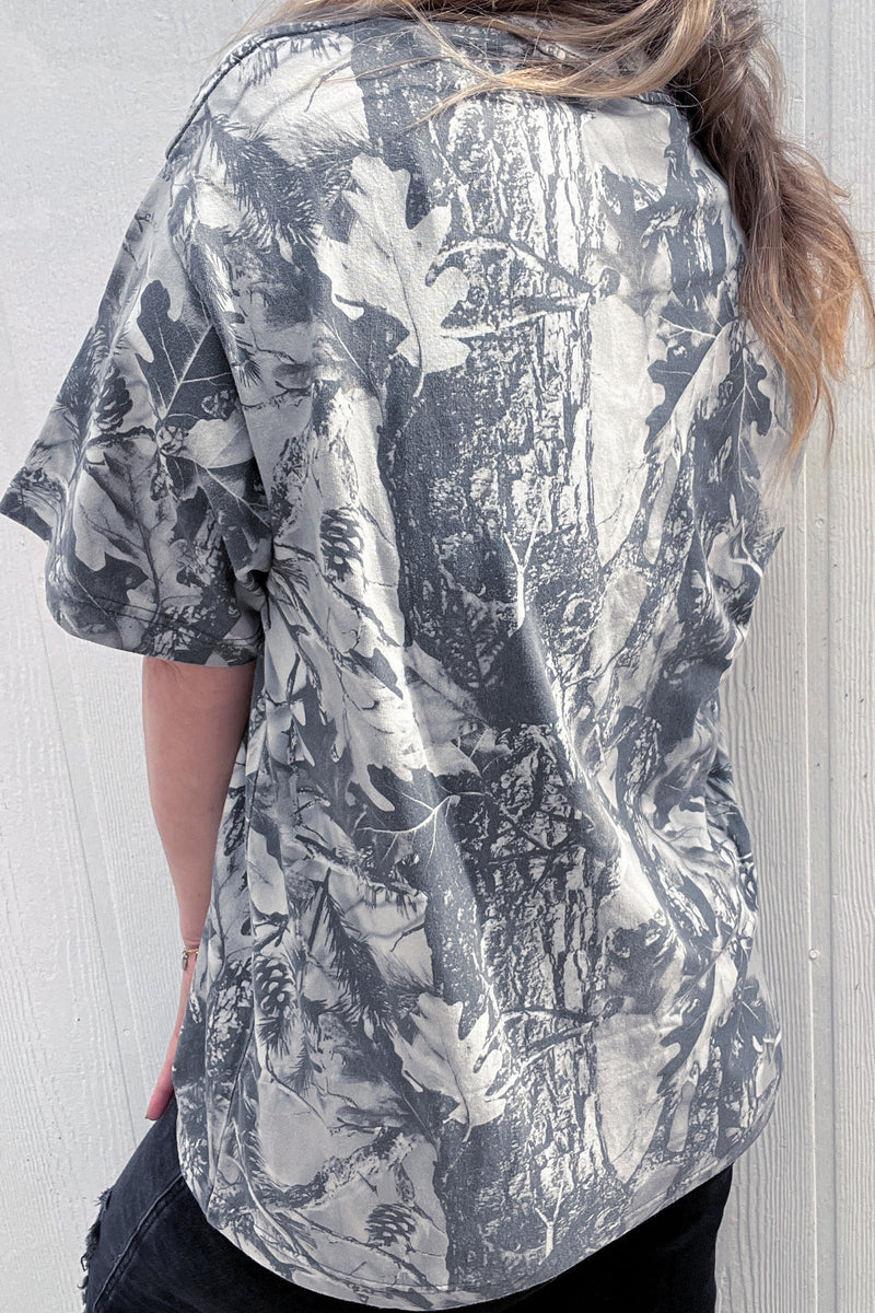 Grey camo faith graphic plus size tee — side view
