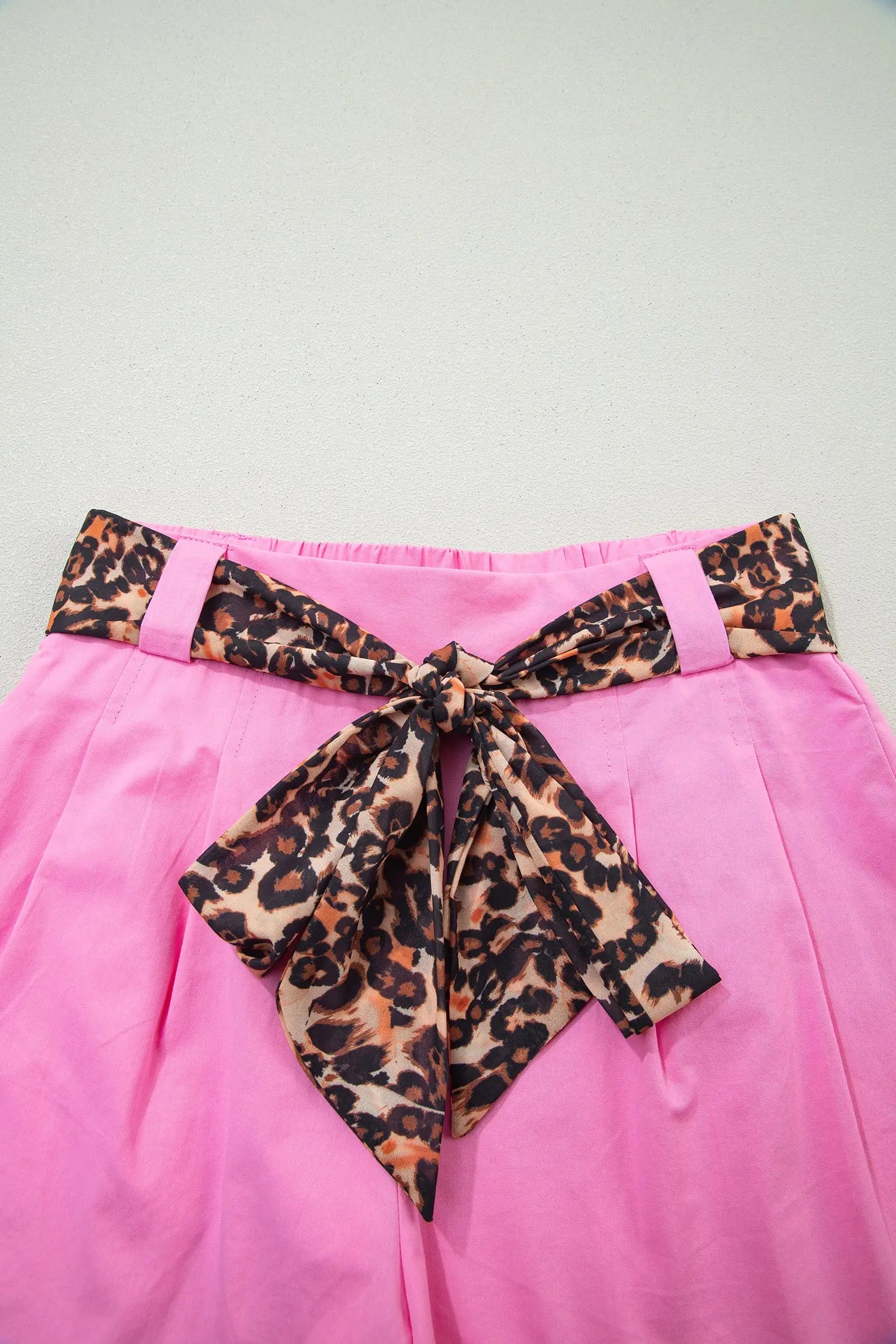 Women’s leopard sash belt pleated high waist wide leg shorts