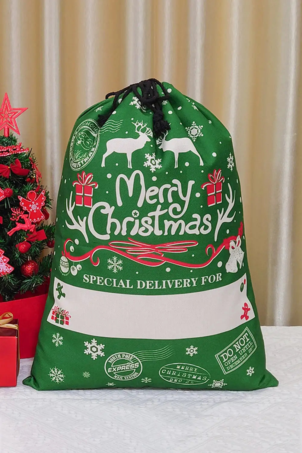 Dark green special delivery for merry christmas gift bag