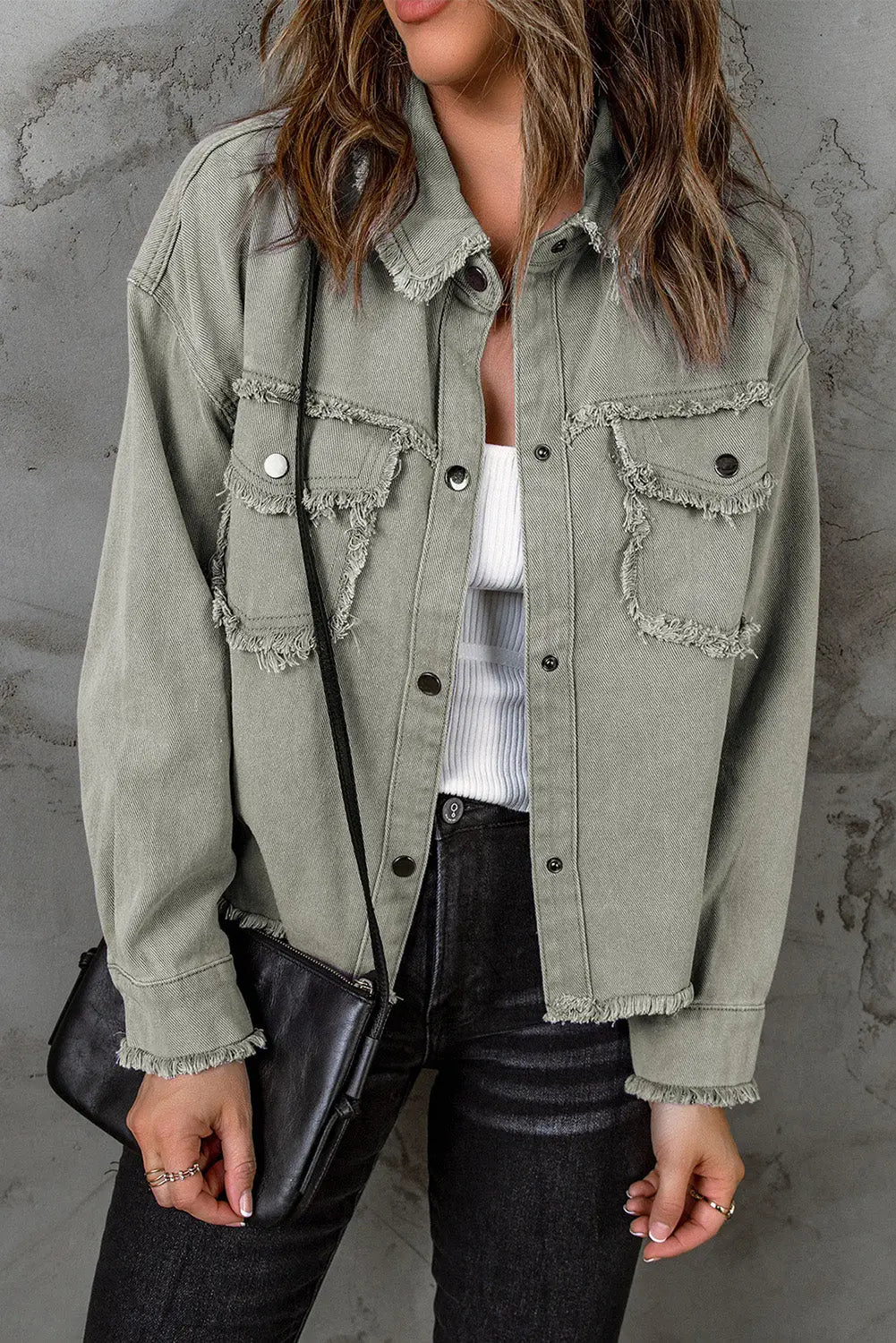 Distressed flap pockets frayed hemline denim jacket - green / s / 100% cotton - jackets