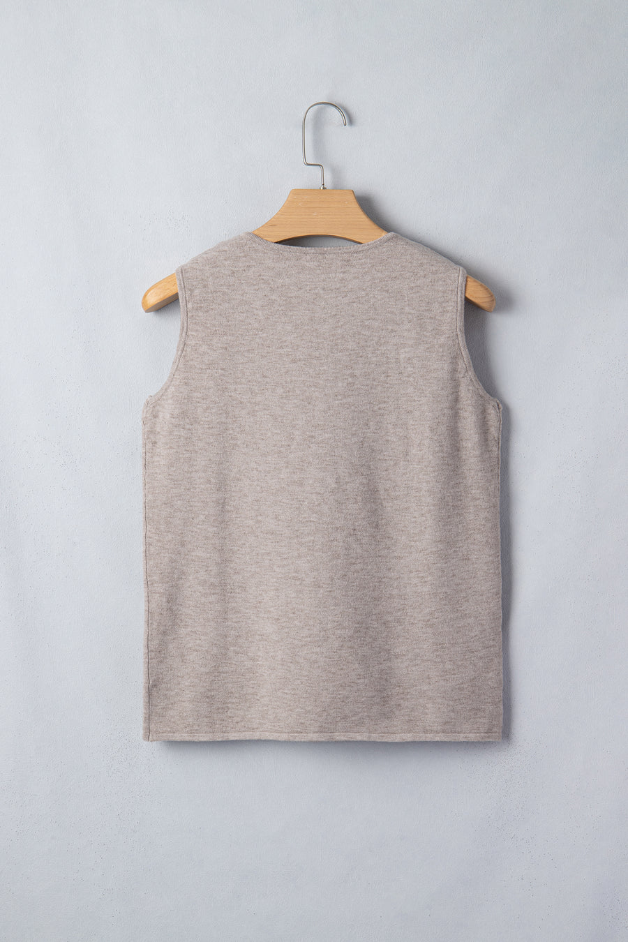 Metal Star Detail V-Neck Sleeveless Knit Sweater Tank Top