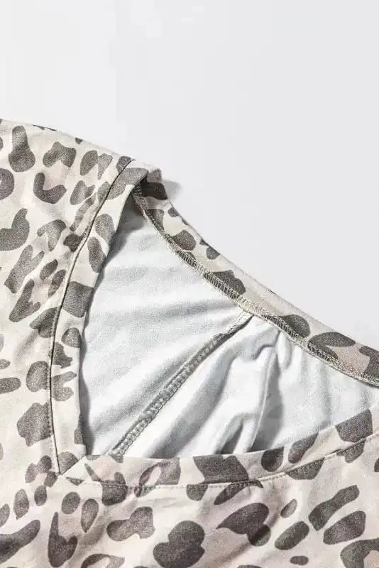 Mini Dresses Chic Leopard V-Neck Mini - Trendy Women's Dress