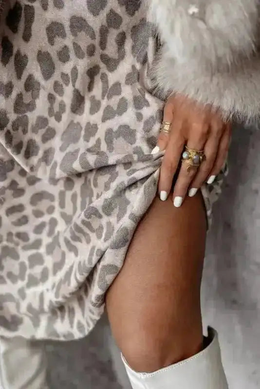 Mini Dresses Chic Leopard V-Neck Mini - Trendy Women's Dress