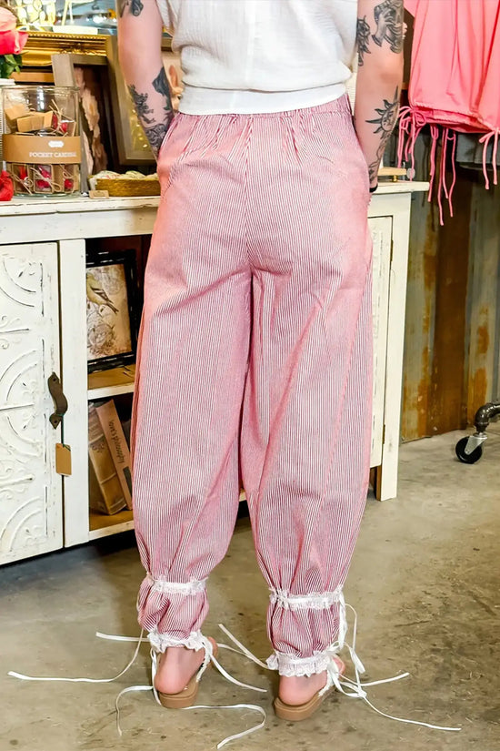 Red stripe contrast lace ribbon tie wide leg trousers