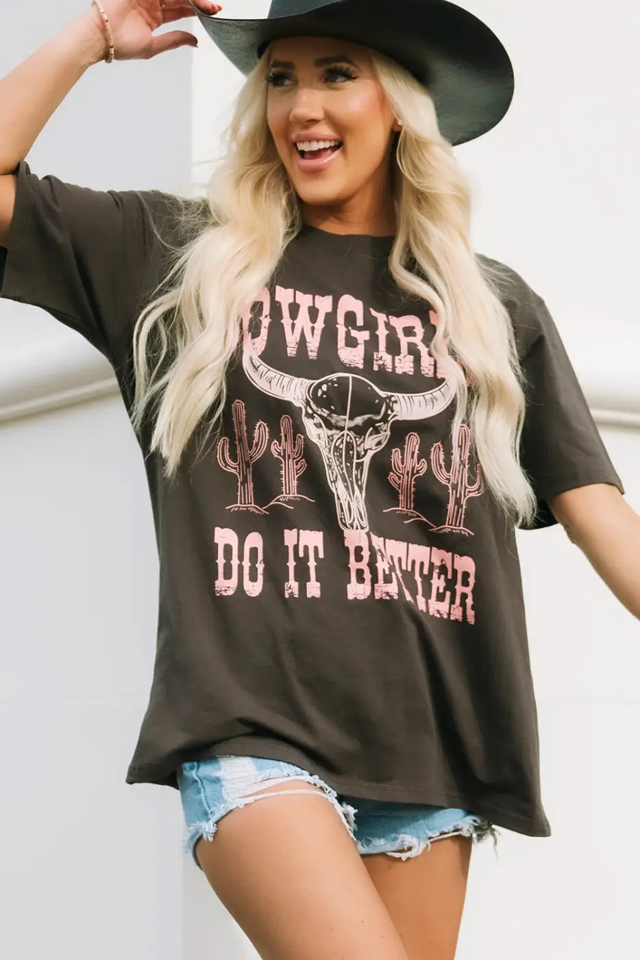 Gray cowgirls do it better graphic print oversized t shirt - s / 95% cotton + 5% elastane - t-shirts