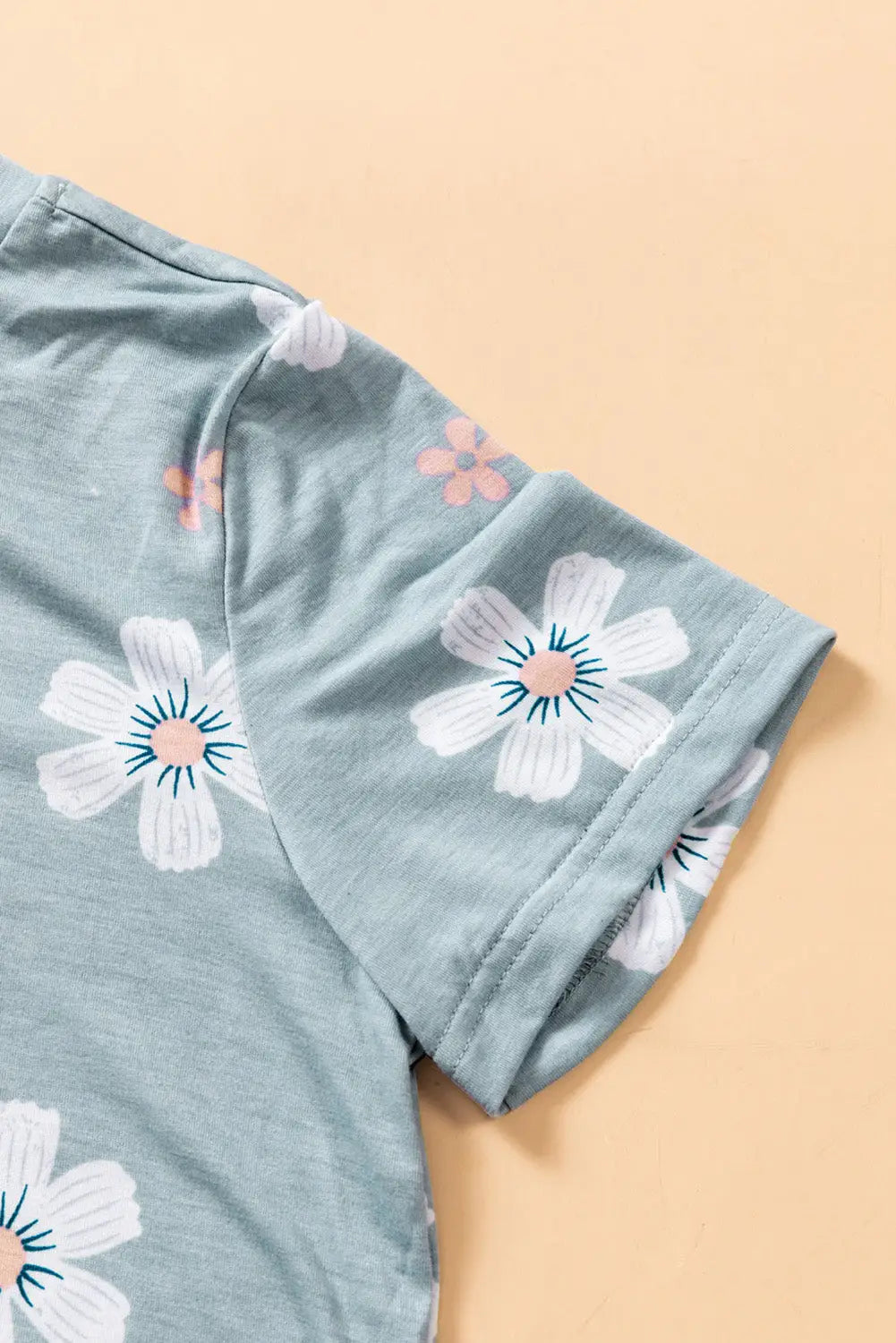 Gray floral pattern t-shirt - t-shirts