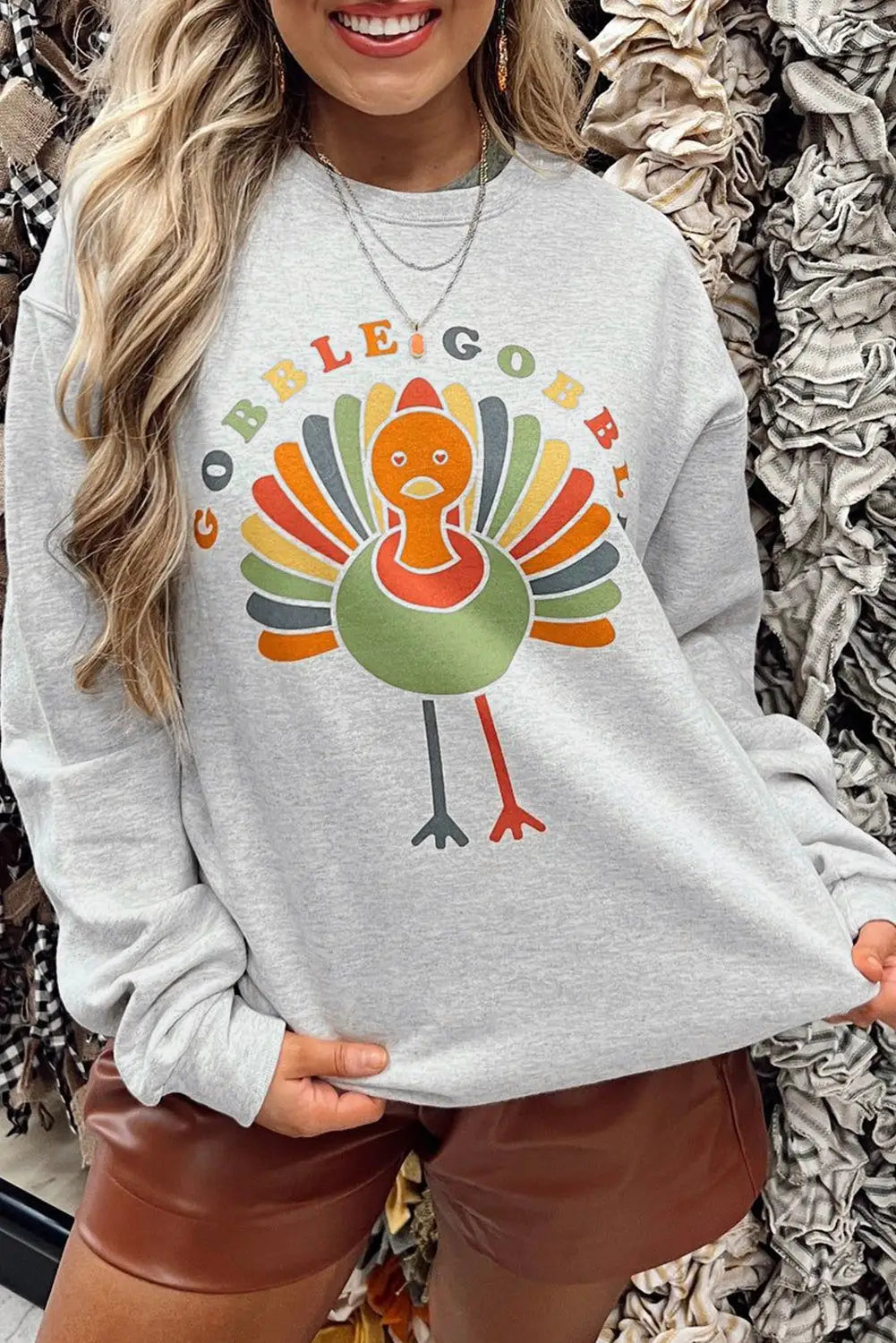 Gray gobble turkey print pullover sweatshirt - s / 70% polyester + 30% cotton - graphic sweatshirts