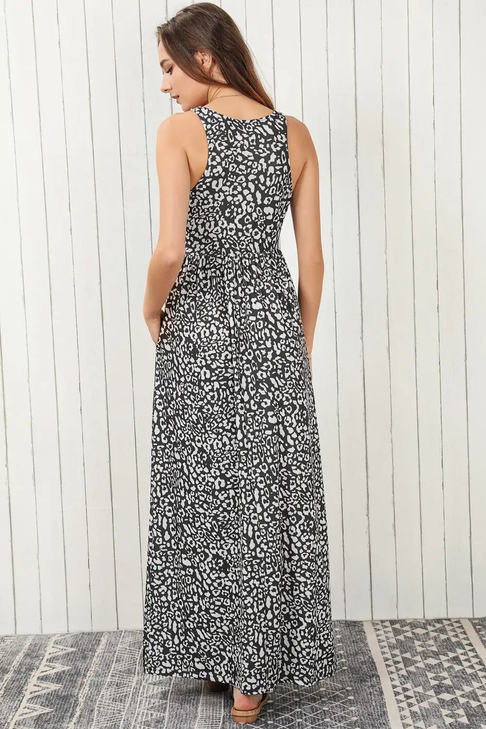 Gray leopard print pocketed sleeveless maxi dress - dresses
