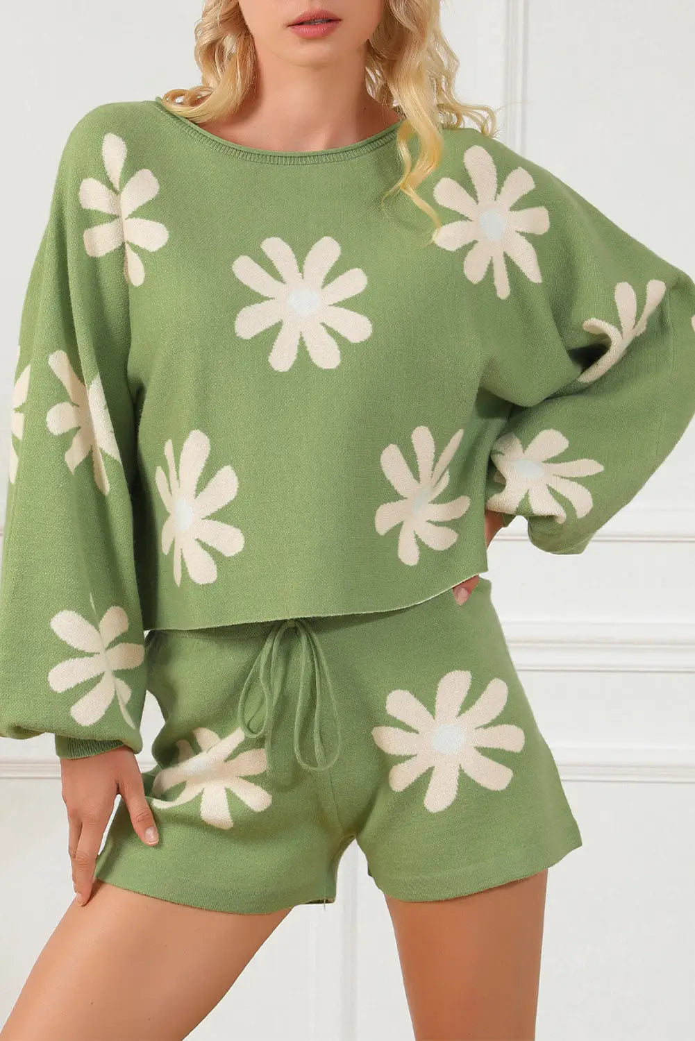 Green flower print bubble sleeve knitted sweater and shorts set - s / 50% viscose + 28% polyester + 22% polyamide