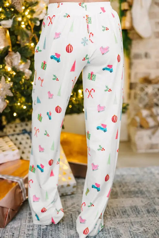 Get cozy with holly jolly pajama set - perfect holiday gift!