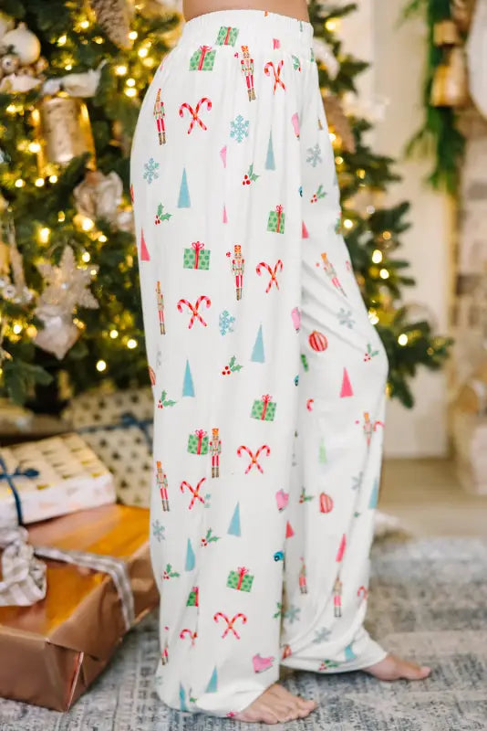 Get cozy with holly jolly pajama set - perfect holiday gift!