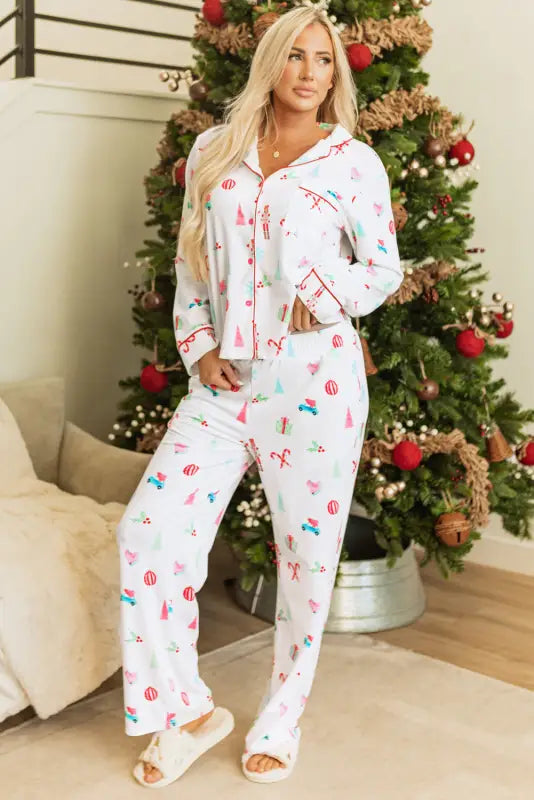 Get cozy with holly jolly pajama set - perfect holiday gift!