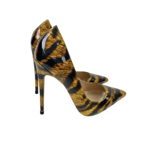 Trendy Leopard High Heels for Women Court Shoes with pointed toe and stiletto heel in glossy PU leather. Stylish pumps from FashionFitz.