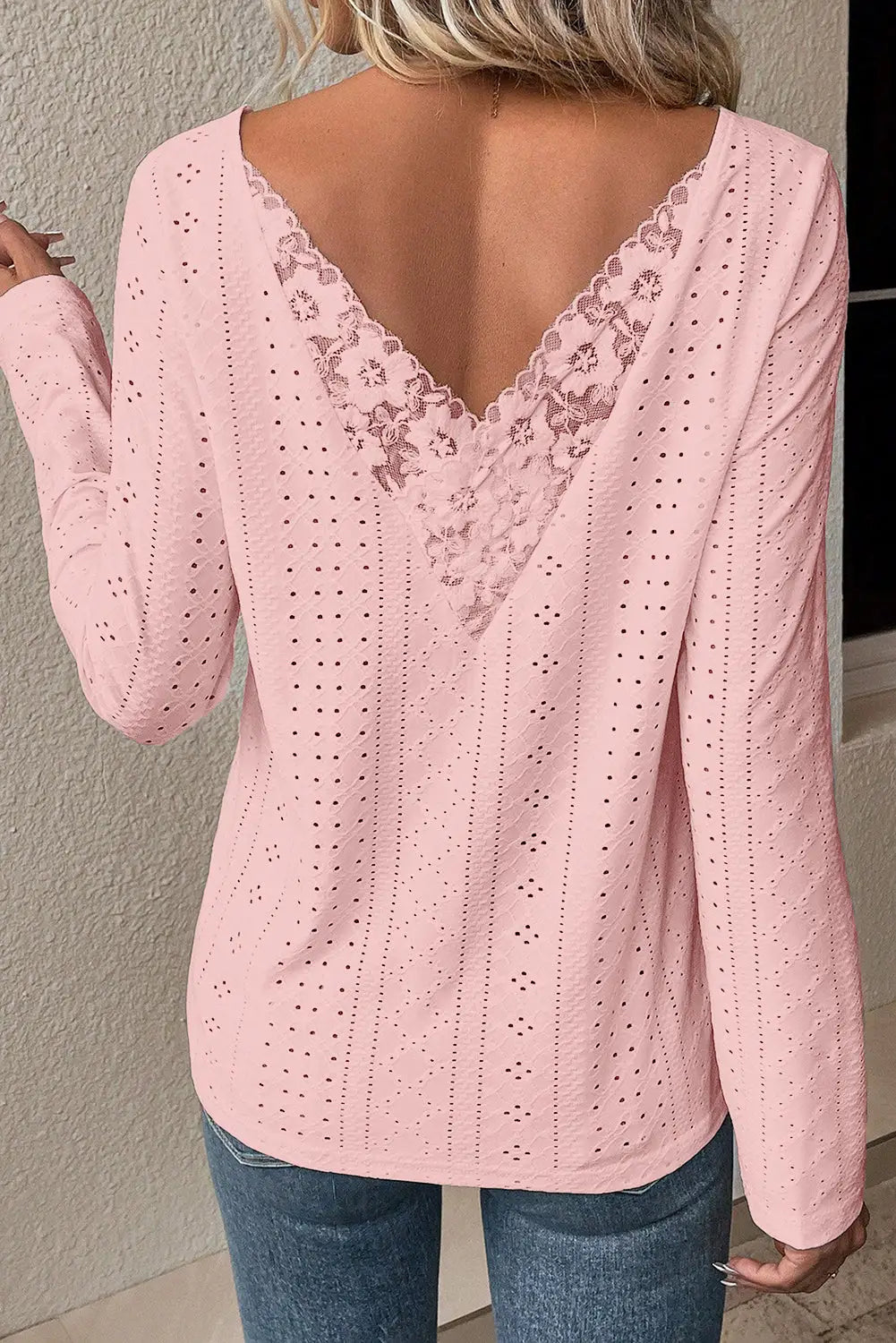 Light pink floral lace splicing eyelet long sleeve top - s / 95% polyester + 5% elastane - tops