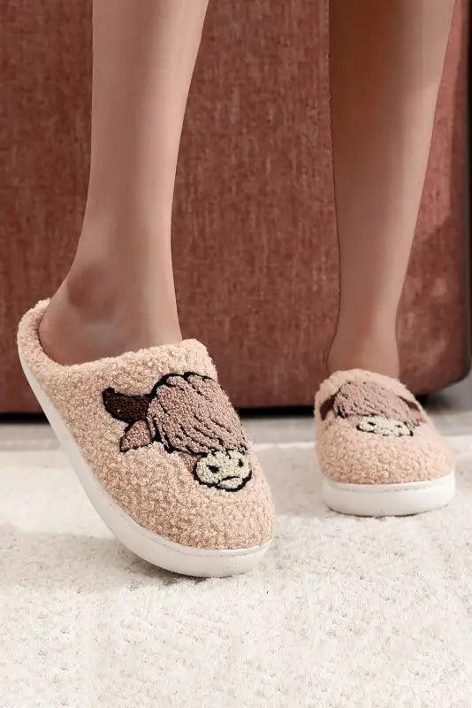 Light pink moon & clock pattern fuzzy home slippers