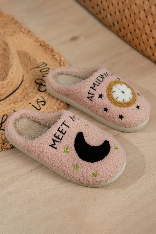 Light pink moon & clock pattern fuzzy home slippers