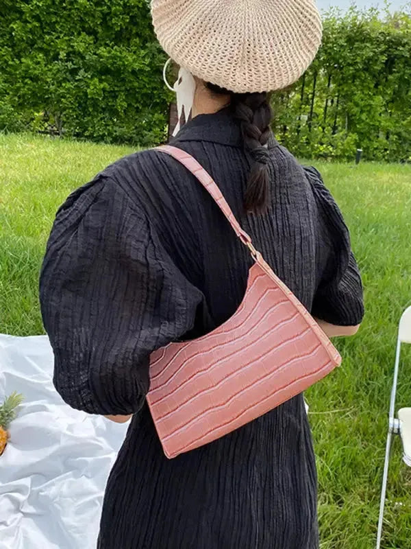 London Chic Embossed Handbag - Fashionfitz