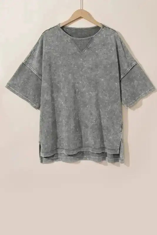 Side view of Mineral Wash Patchwork Plus Size T-Shirt showing individual mineral wash colour variation — Fashionfitz