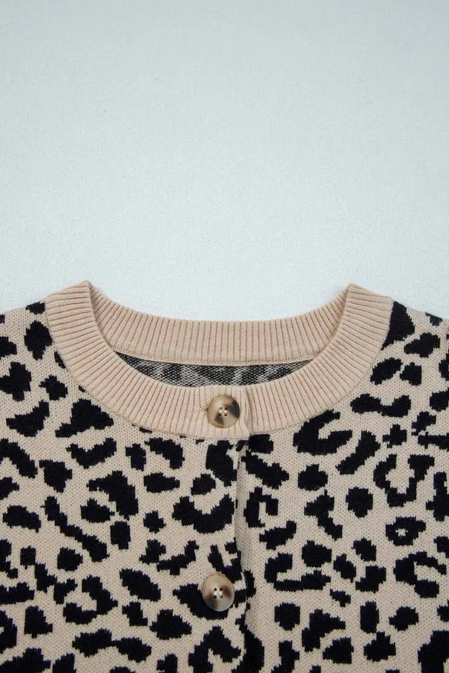 Oversized chunky knit leopard cardigan | women’s autumn layer