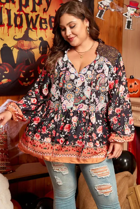 Plus size paisley v-neck blouse | elegant & trendy