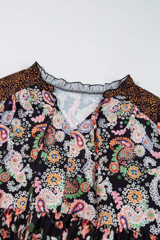 Plus size paisley v-neck blouse | elegant & trendy