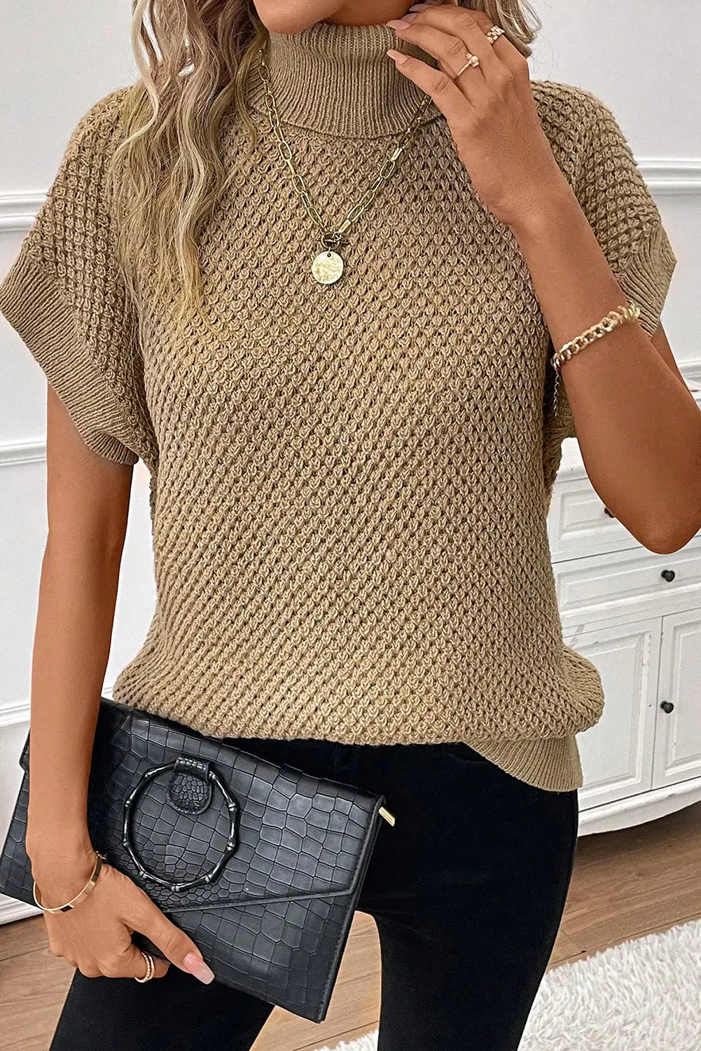 Pale khaki turtleneck textured short sleeve sweater - l / 100% acrylic - sweaters & cardigans