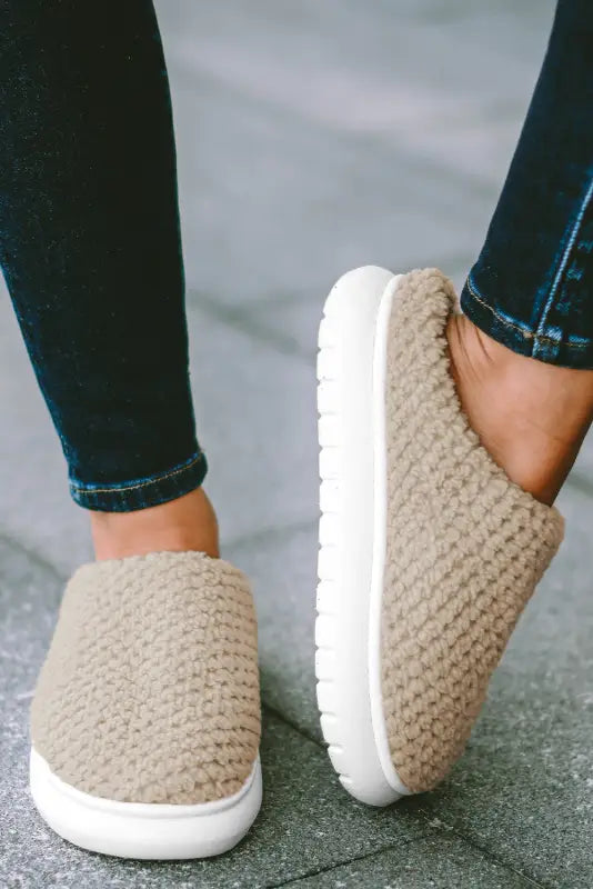 Pale khaki two-tone knitted warm homewear slippers