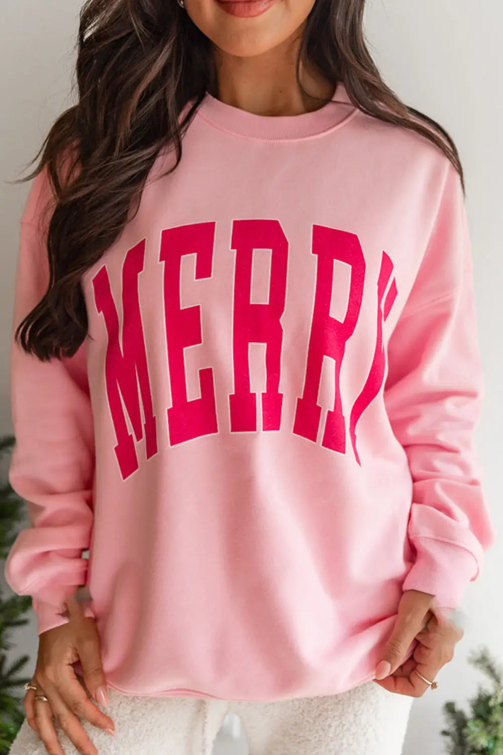 Pink merry alphabet print loose fit christmas sweatshirt - 2xl / 70% polyester + 30% cotton - graphic sweatshirts