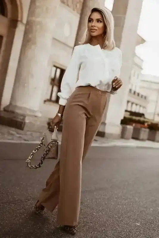 Full look featuring white Pleated Neck Stretch Cuff Shirt and wide-leg trousers. A stylish and elegant fall outfit for women.
