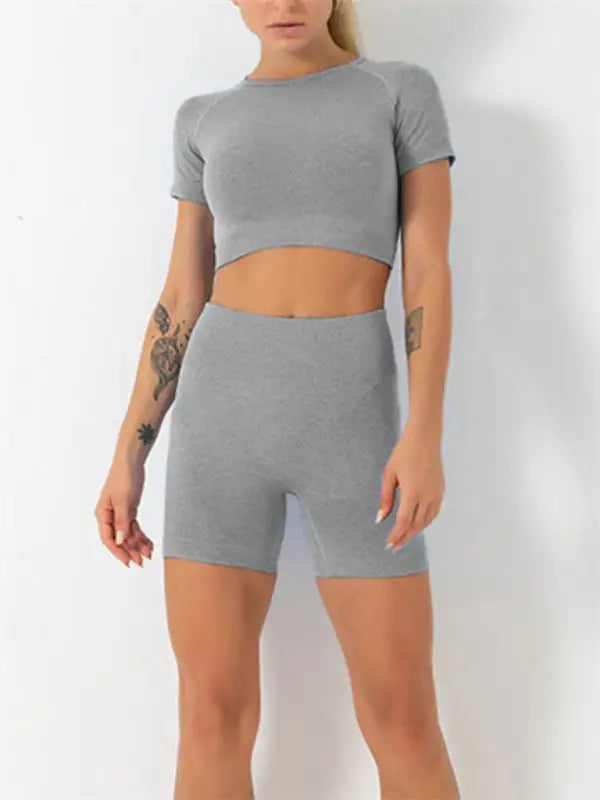 Quick dry seamless yoga short sleeve + shorts two-piece set - grey / s - activewear