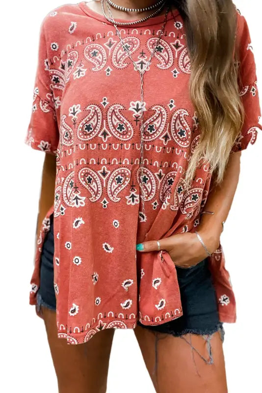 Red paisley print side slits crew neck t shirt - t-shirts