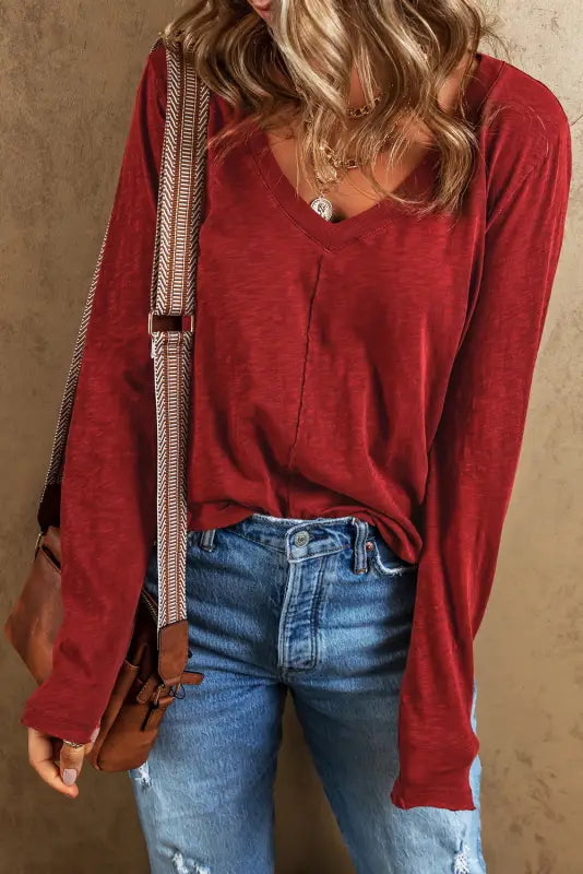 Red sandalwood v neck center seam long sleeve tee - tops