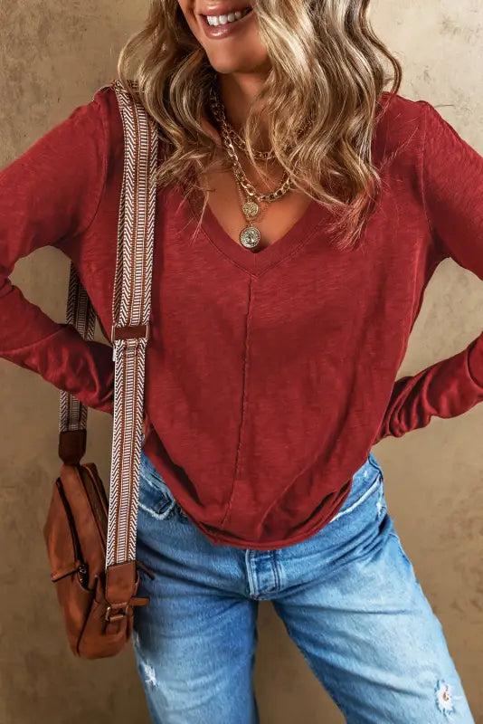 Red sandalwood v neck center seam long sleeve tee - tops