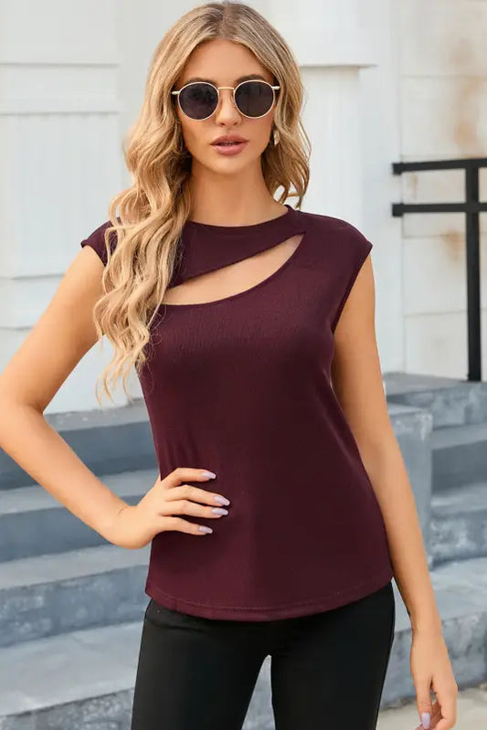 Red slash cutout cap sleeve t shirt - s / 70% polyester + 25% cotton + 5% elastane - t-shirts