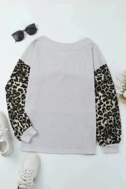 Red Wild Leopard Contrast Sleeve Colorblock Waffle Knit Top - Fashionfitz