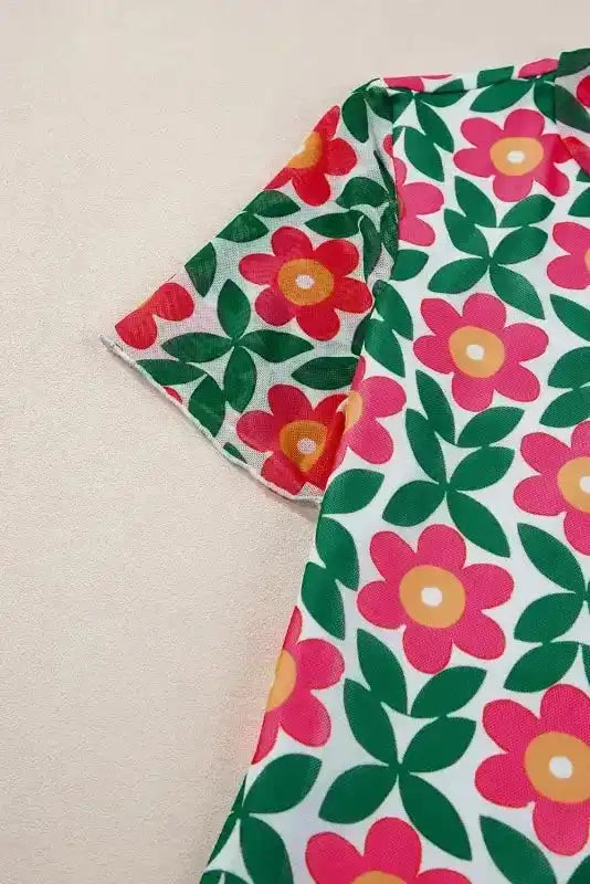 Retro Floral Print Slim-Fit Short Sleeve Top Women UK styled as a boldly vibrant casual summer outfit — Fashionfitz