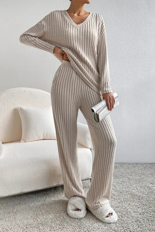 Ribbed knit slouchy two-piece outfit - women’s lounge sets